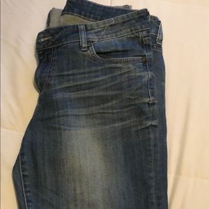 Never worn KUT boyfriend jeans size 6